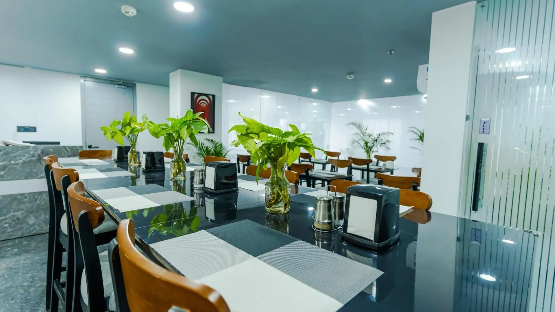 Bedchambers Luxury Apartment Near Golf Course Road Gurgaon 0*,  Hindistan