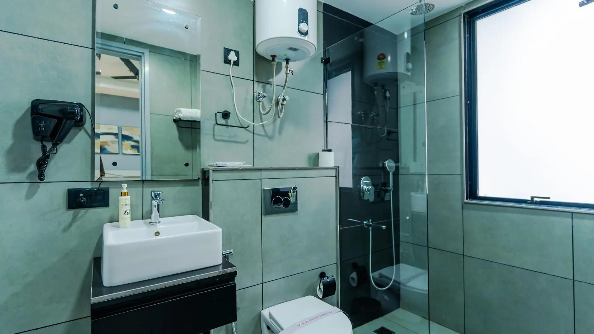 Bedchambers Luxury Apartment Near Golf Course Road Gurgaon