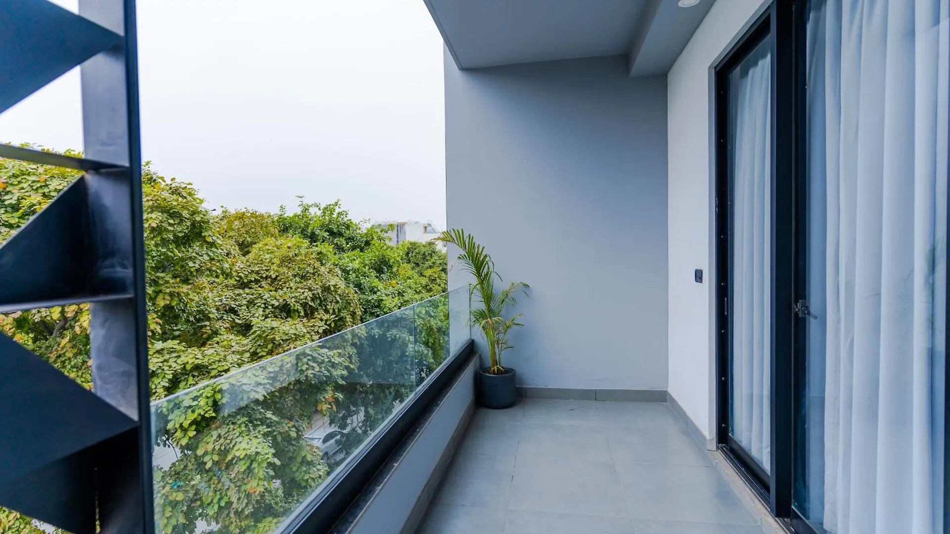 Bedchambers Luxury Apartment Near Golf Course Road Gurgaon