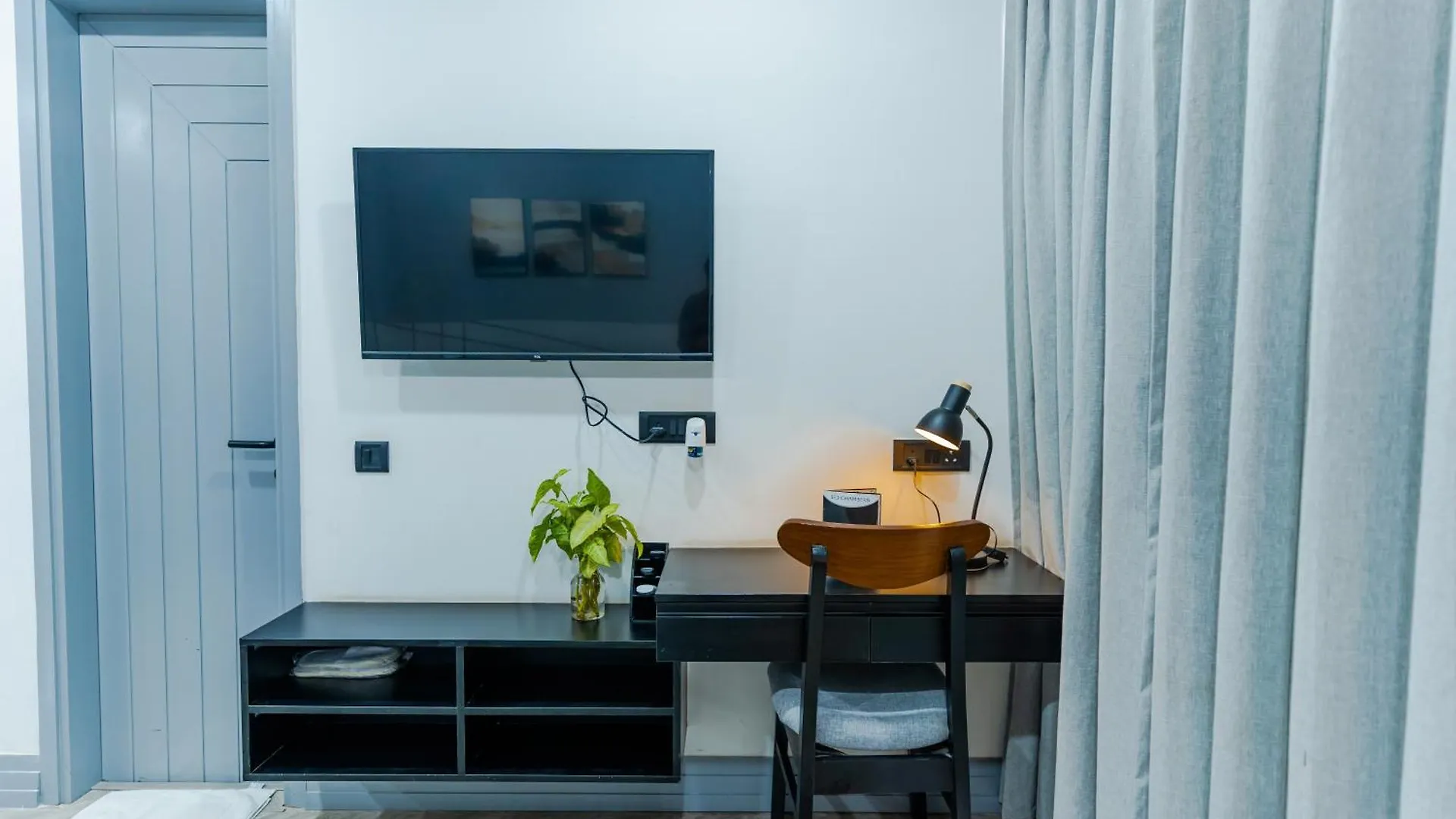 Bedchambers Luxury Apartment Near Golf Course Road Gurgaon 0*,