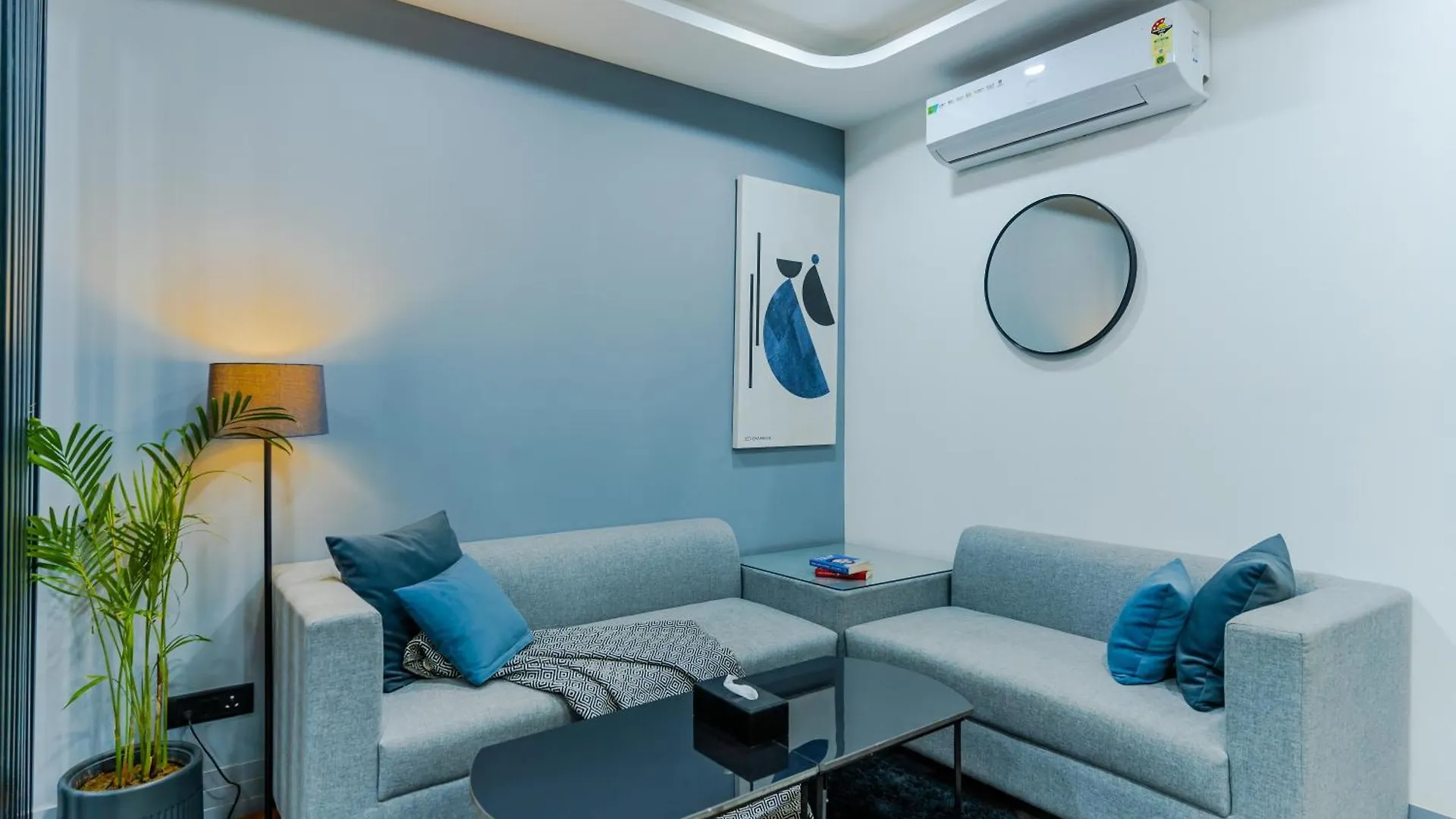 Bedchambers Luxury Apartment Near Golf Course Road Gurgaon Hindistan