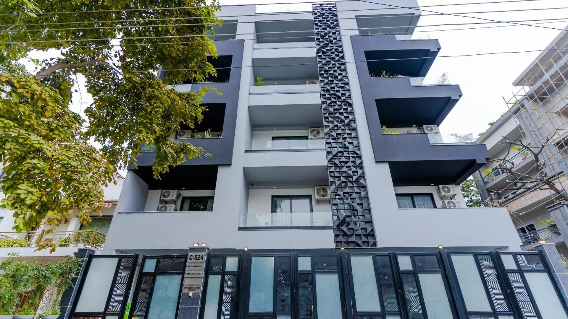 Bedchambers Luxury Apartment Near Golf Course Road Gurgaon