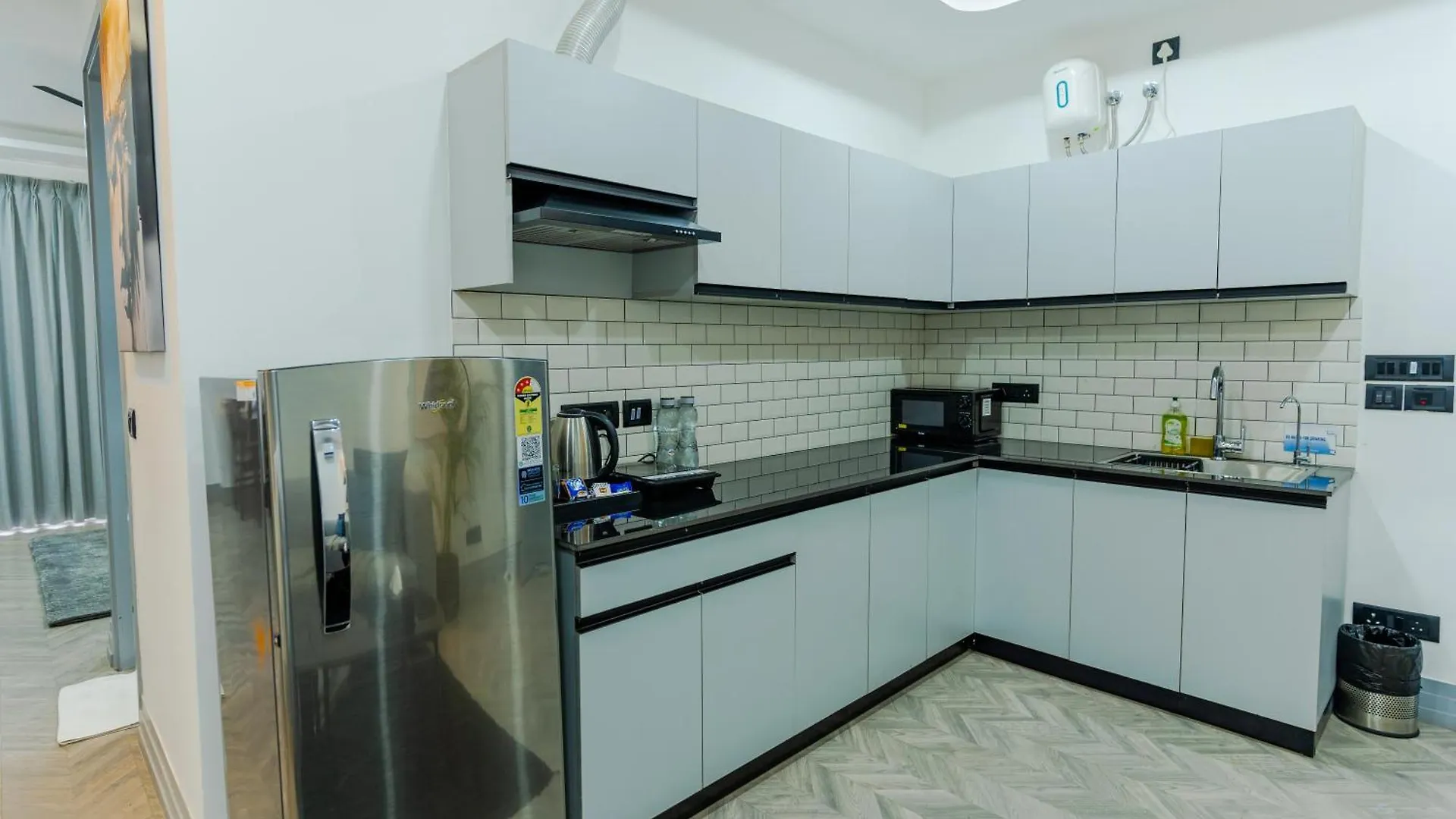Bedchambers Luxury Apartment Near Golf Course Road Gurgaon Hindistan
